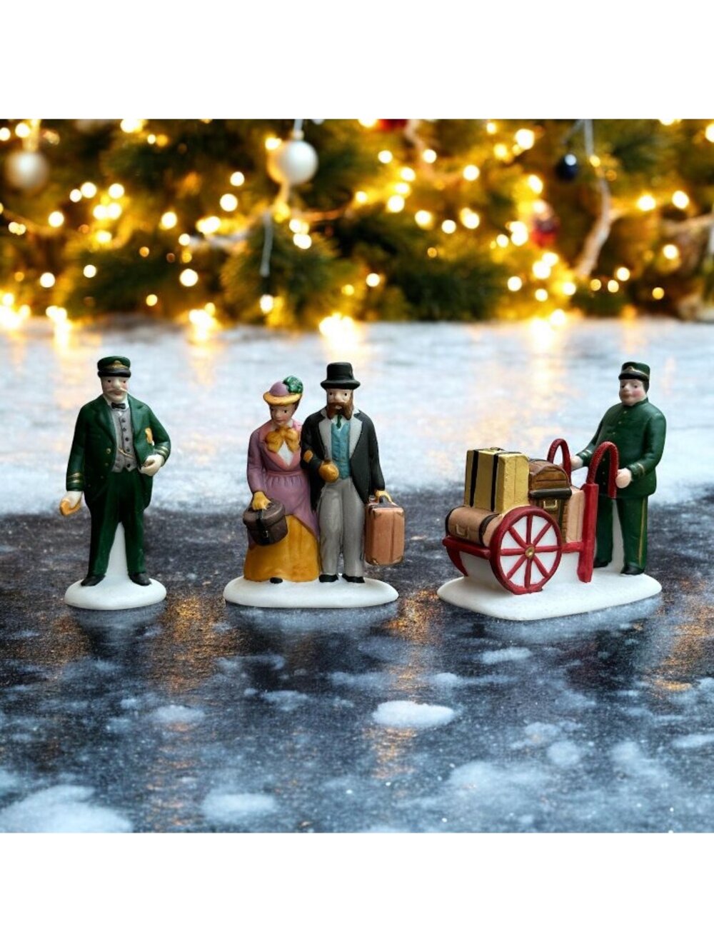 Dept 56 Holiday Travelers Dickens Village Christmas Accessory - 1989